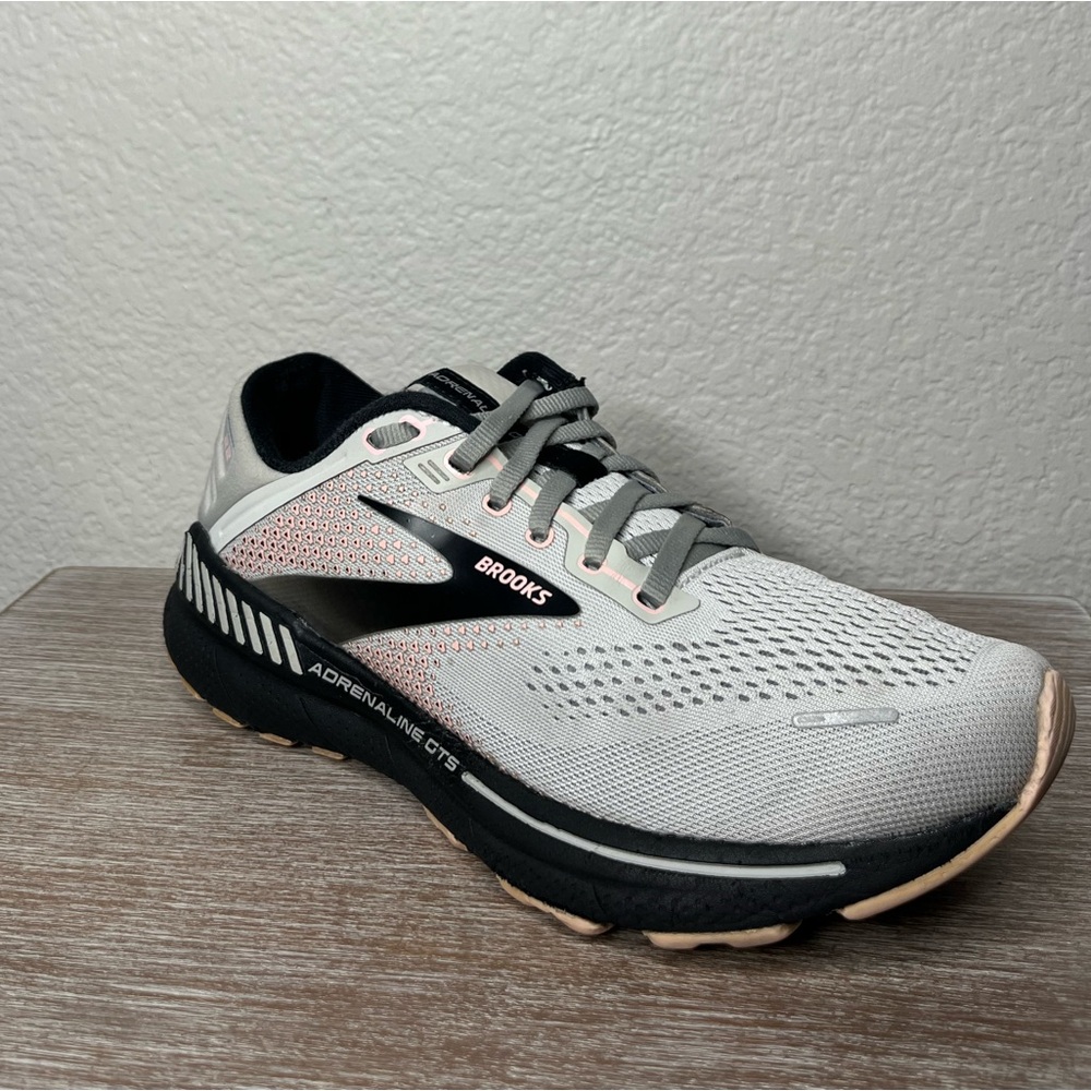 Brooks Women's Adrenaline GTS Shoes - White and Gray